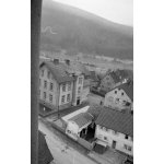 Blick vom Kirchturm auf die alte Schule